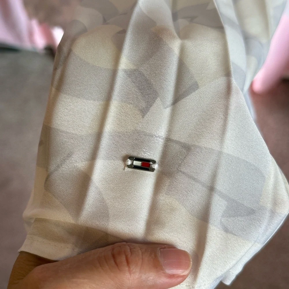 Tommy Hilfiger Adaptive Chiffon Pleated Skirt. Size XS - Picture 7 of 9